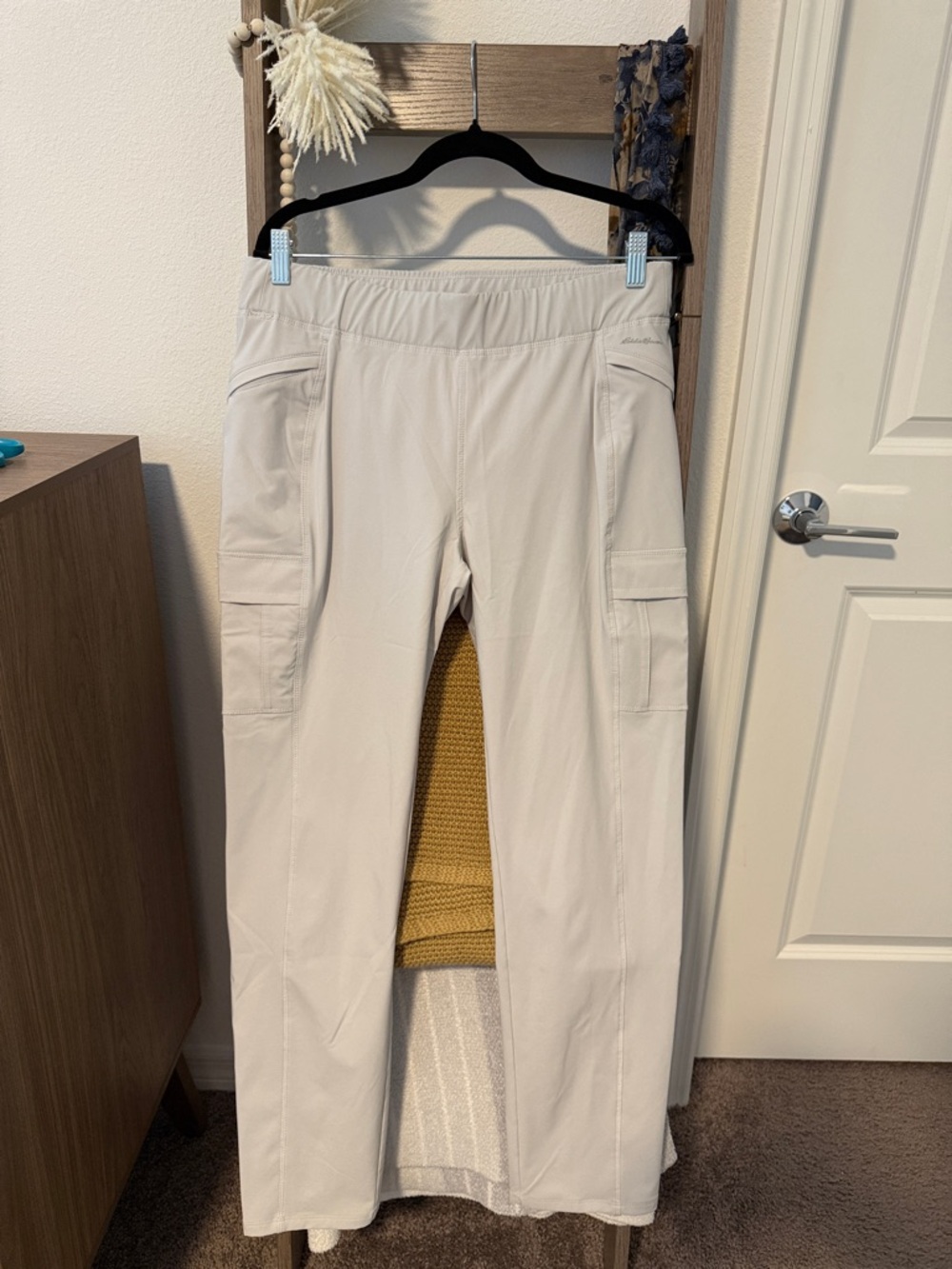Eddie Bauer Light Beige Womens Pants - Picture 3 of 6